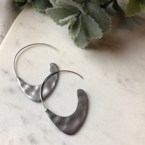 The Willa - Hammered Vintage Crescent Hoops - Picture 3 of 3